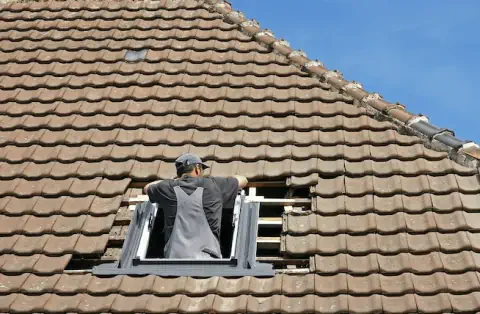 Pose de velux - Saint-Nicolas-de-la-Taille